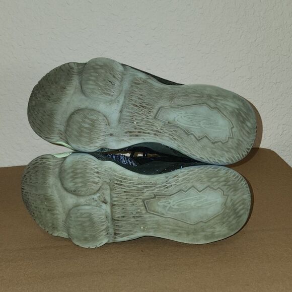 Lebron James 17 Constellation Shoes - Picture 5 of 6